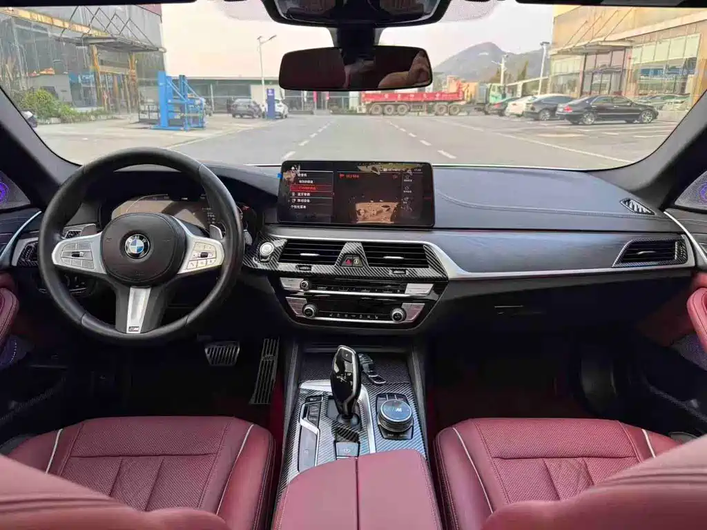 BMW 5 Series — миниатюра 7
