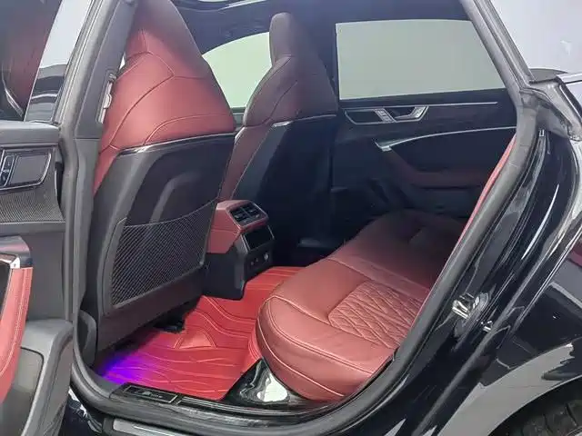 Audi A7L 2024 45 TFSI quattro S-line