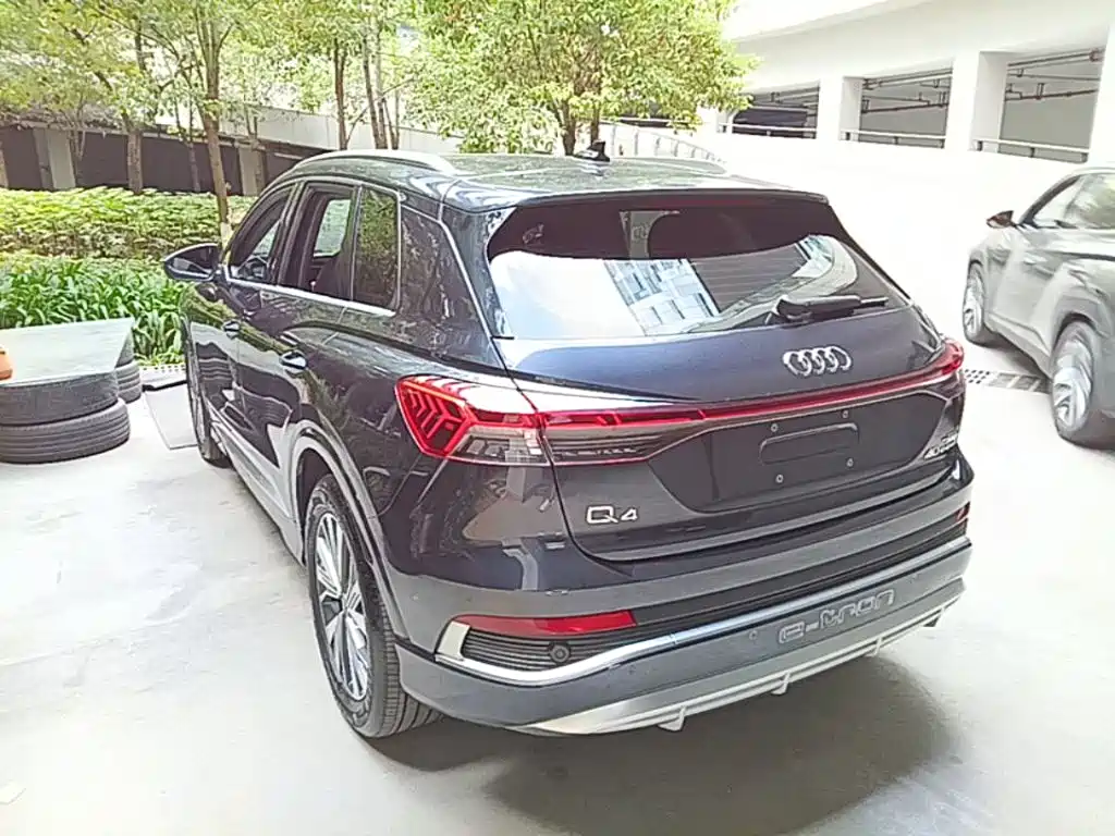 Audi Q4 e-tron — миниатюра 5
