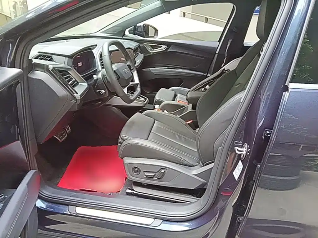 Audi Q4 e-tron — миниатюра 15