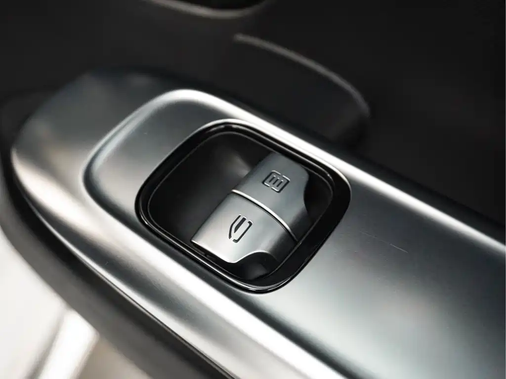 Mercedes-Benz C-Class — миниатюра 25