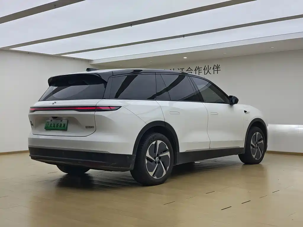 NIO ES8 — миниатюра 9