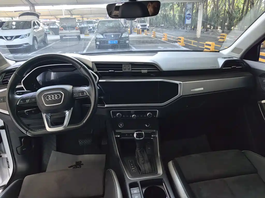 Audi Q3 2023 — фото 14