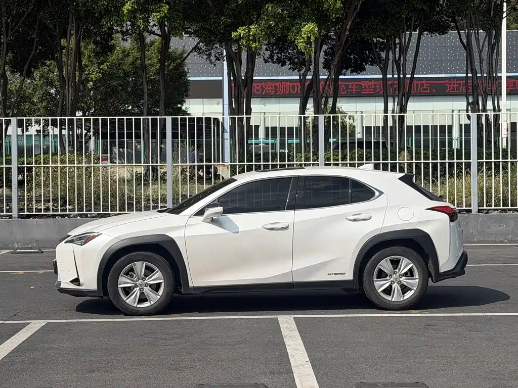 Lexus UX — миниатюра 4