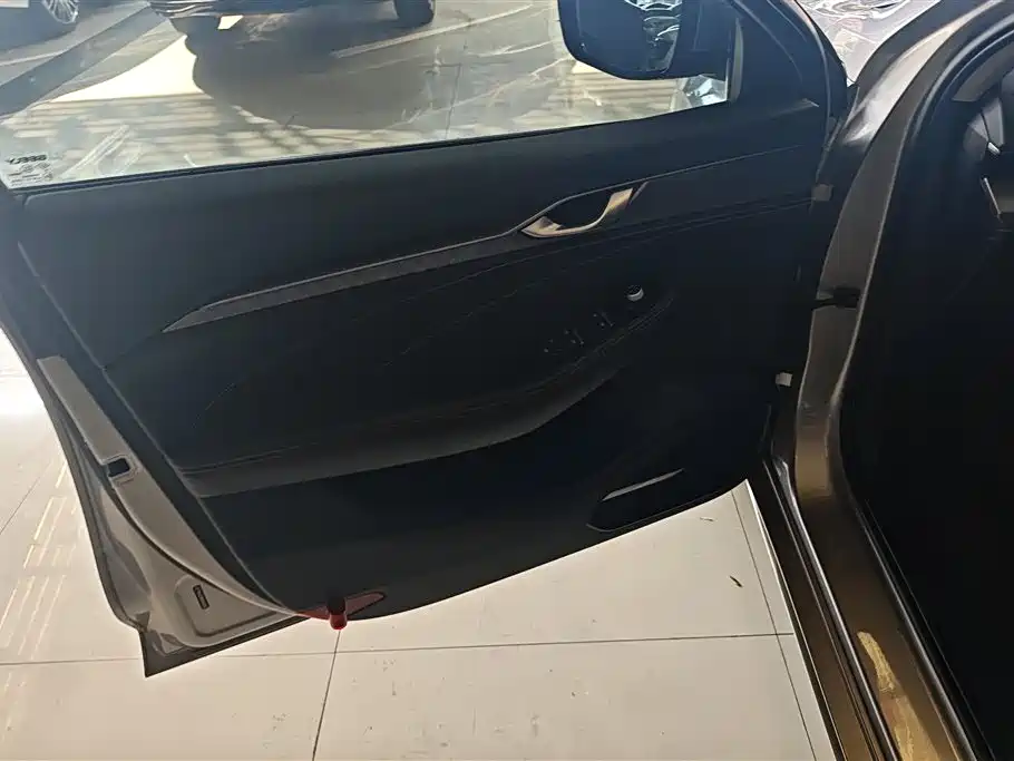 GEELY AUTOMOBILE XINGRUI