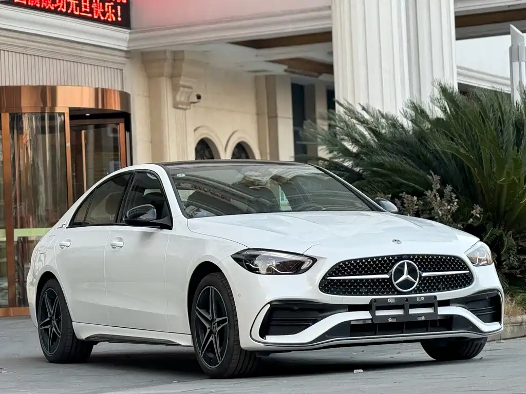 Mercedes-Benz C-Class — миниатюра 2