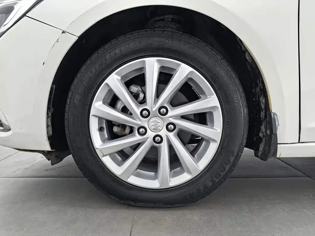 Buick Verano — миниатюра 17