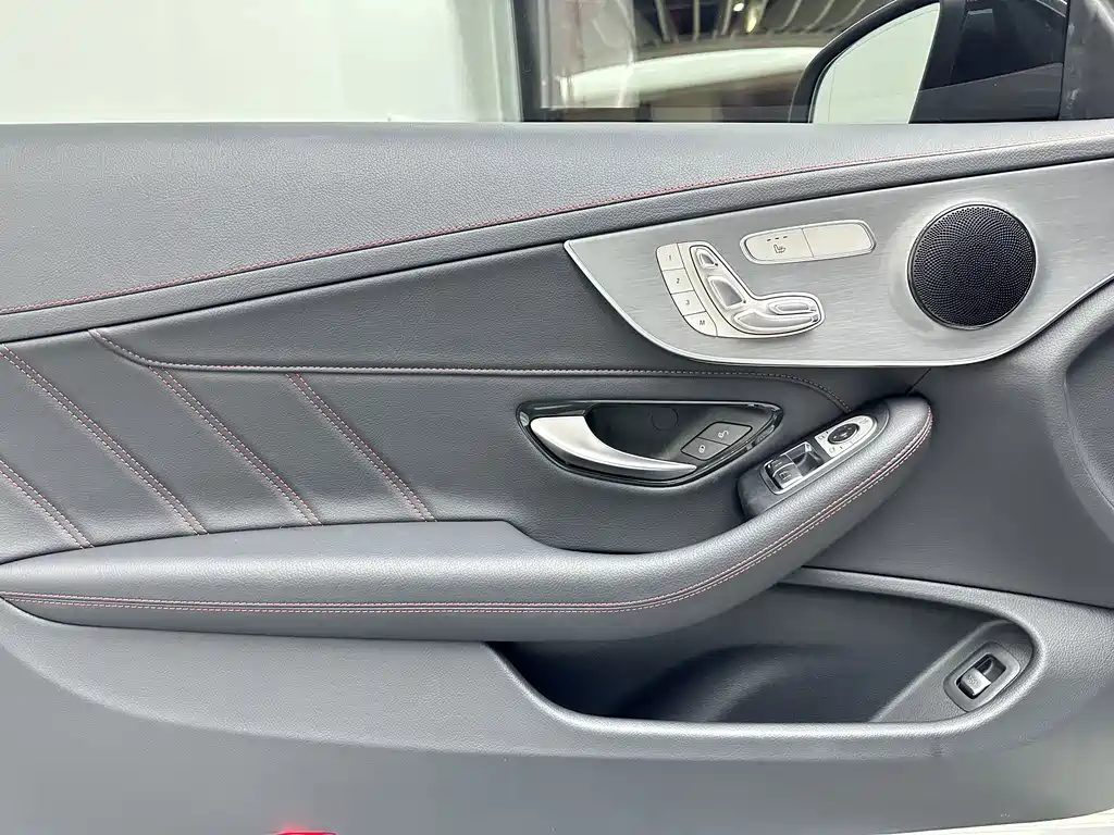 Mercedes-Benz C-Class (Import) — миниатюра 16