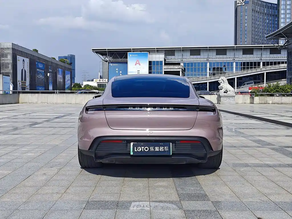 Porsche Taycan — миниатюра 8