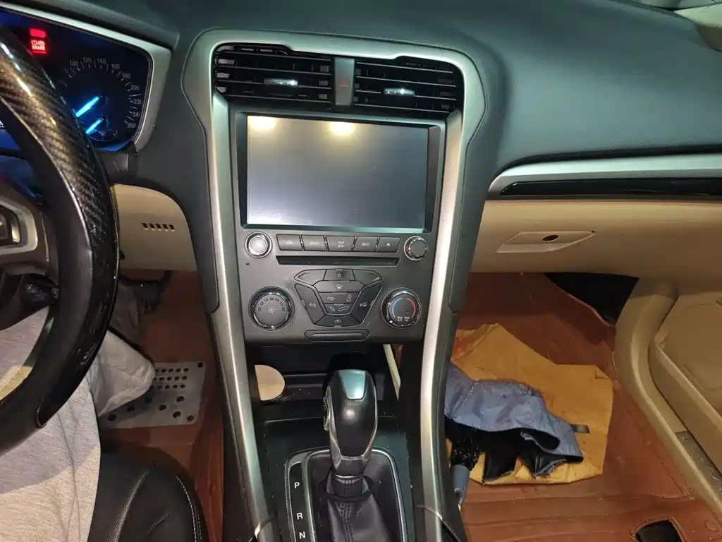 Ford Mondeo — миниатюра 9