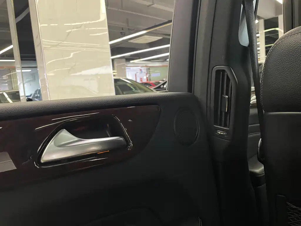 Mercedes-Benz M-Class — миниатюра 38