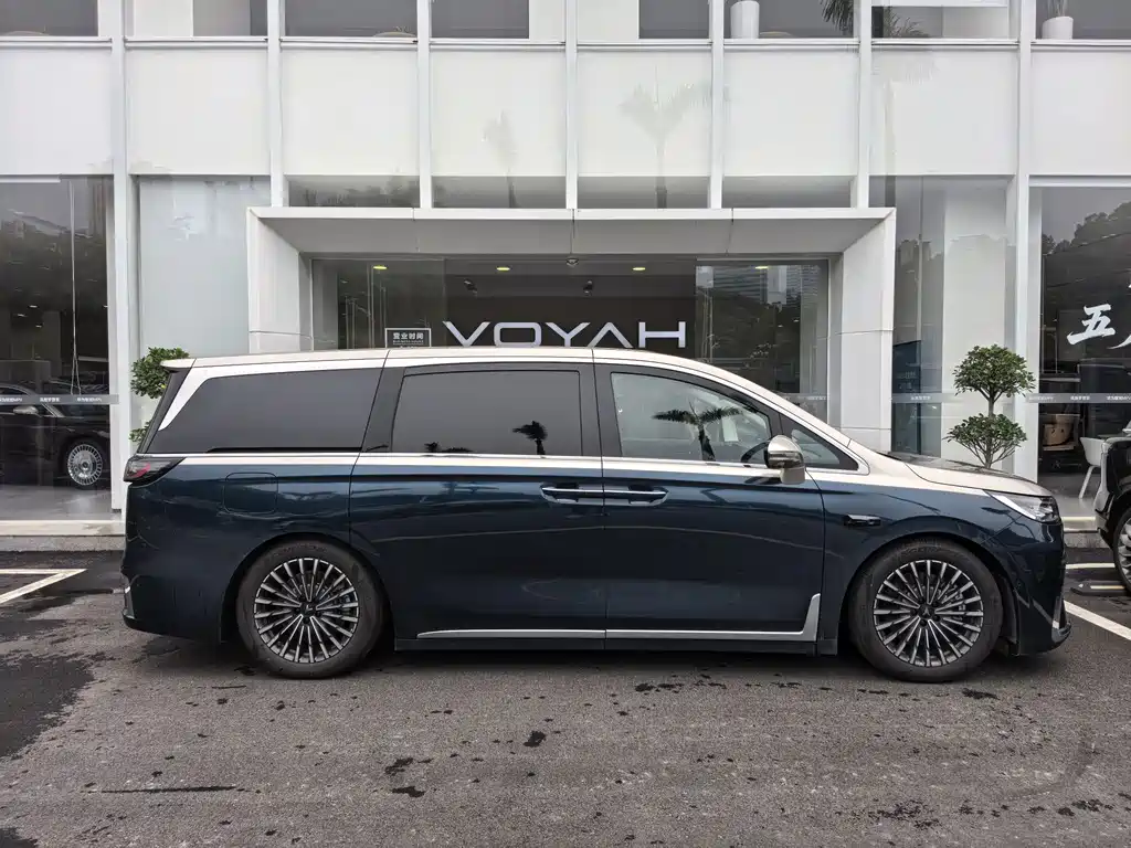VOYAH Dreamer — миниатюра 10