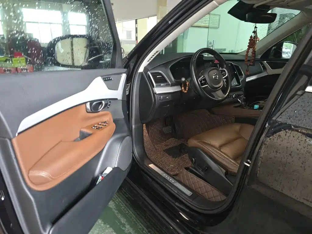 Volvo XC90 — миниатюра 17