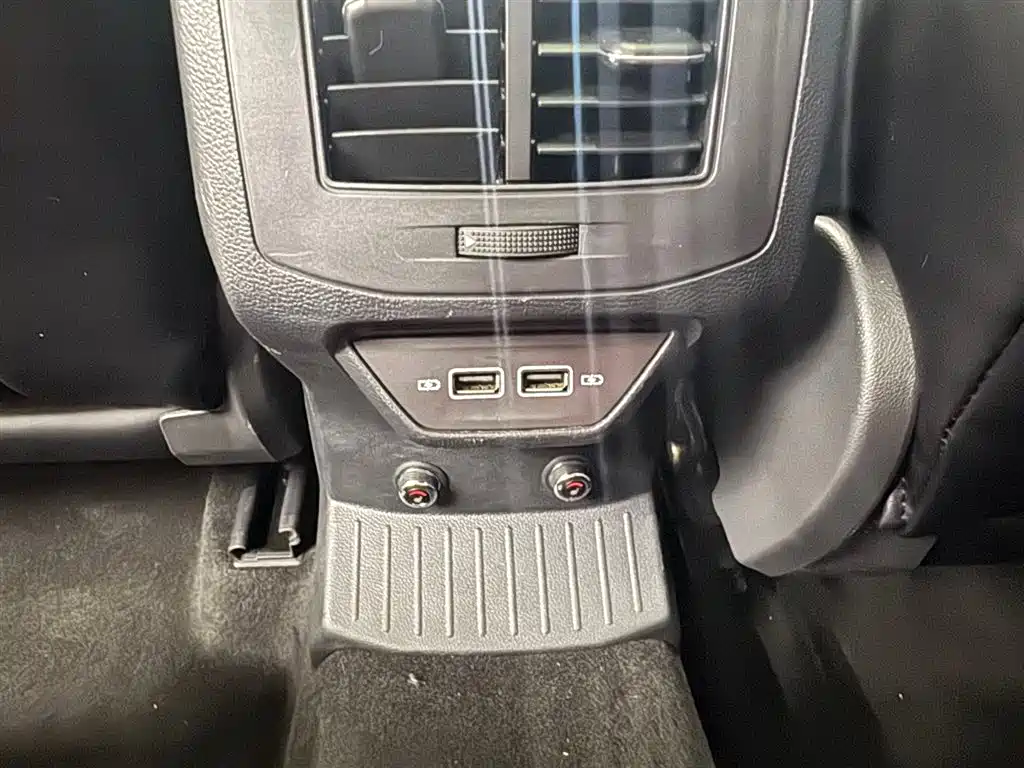 VOLKSWAGEN T ROC EXPLORING SONGS