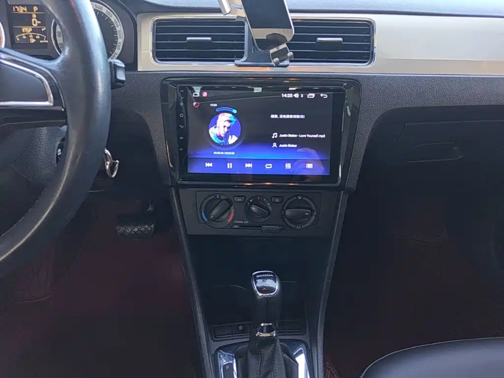 Skoda Rapid — миниатюра 13