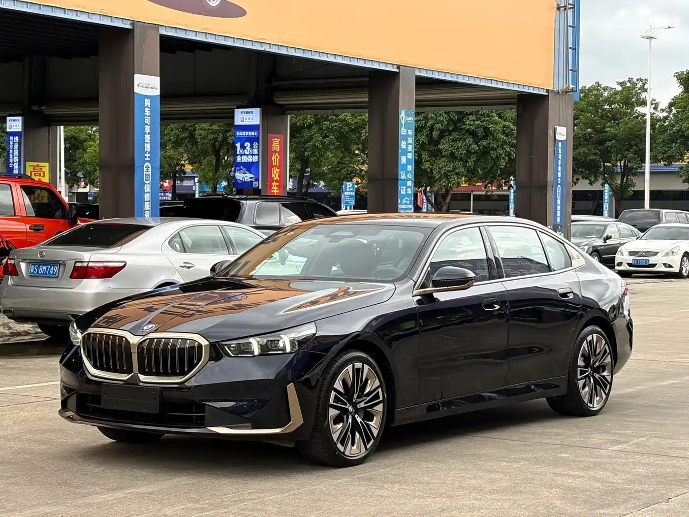 宝马5系 2025款 530Li 尊享型 豪华套装 2025