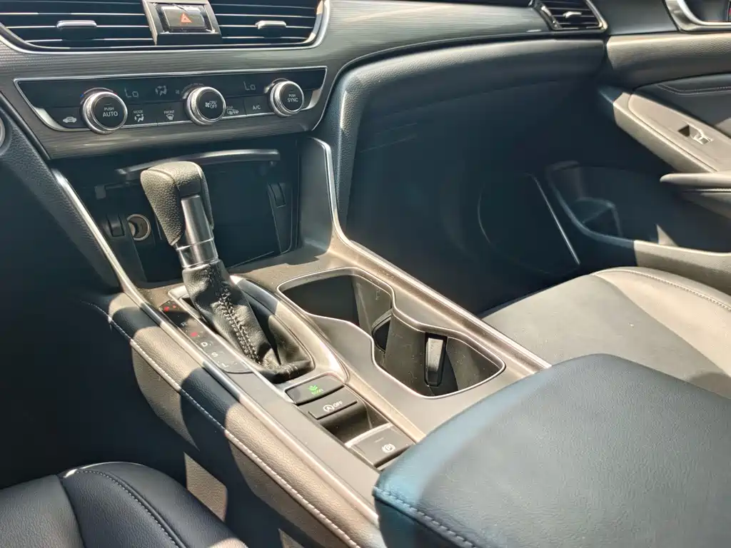 Honda Accord — миниатюра 23