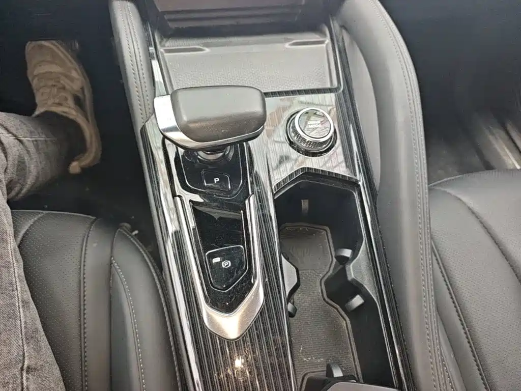 Geely Xingyue L — миниатюра 14