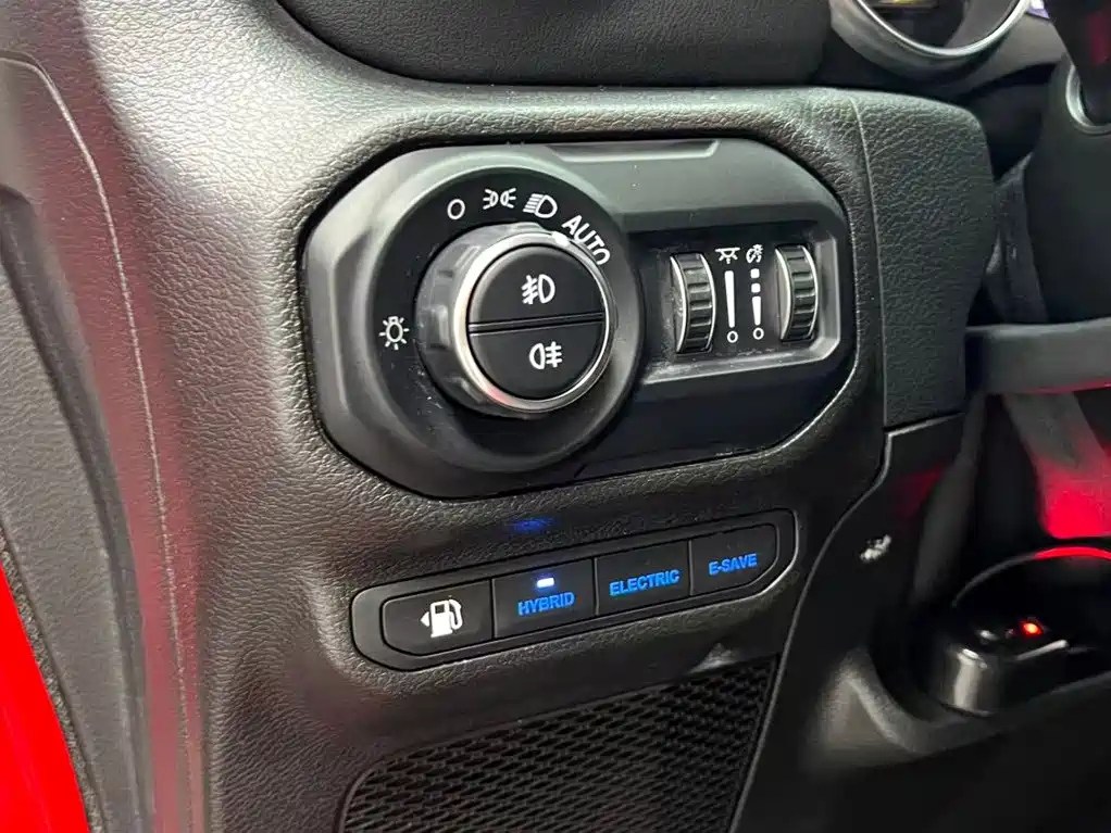 Jeep Wrangler PHEV — миниатюра 6