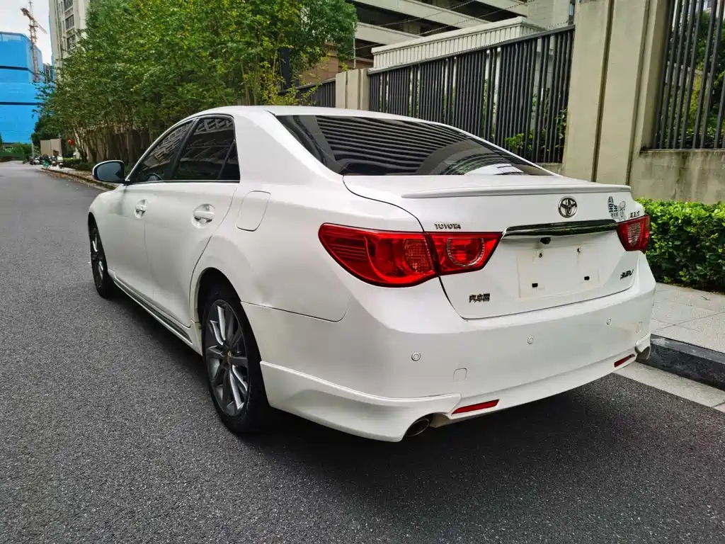 Toyota Reiz — миниатюра 6