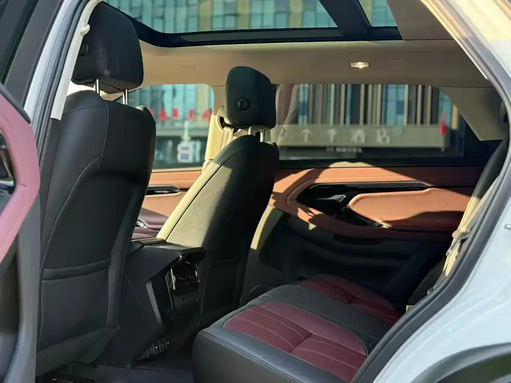 LAND ROVER RANGE ROVER AURORA NEW ENERGY