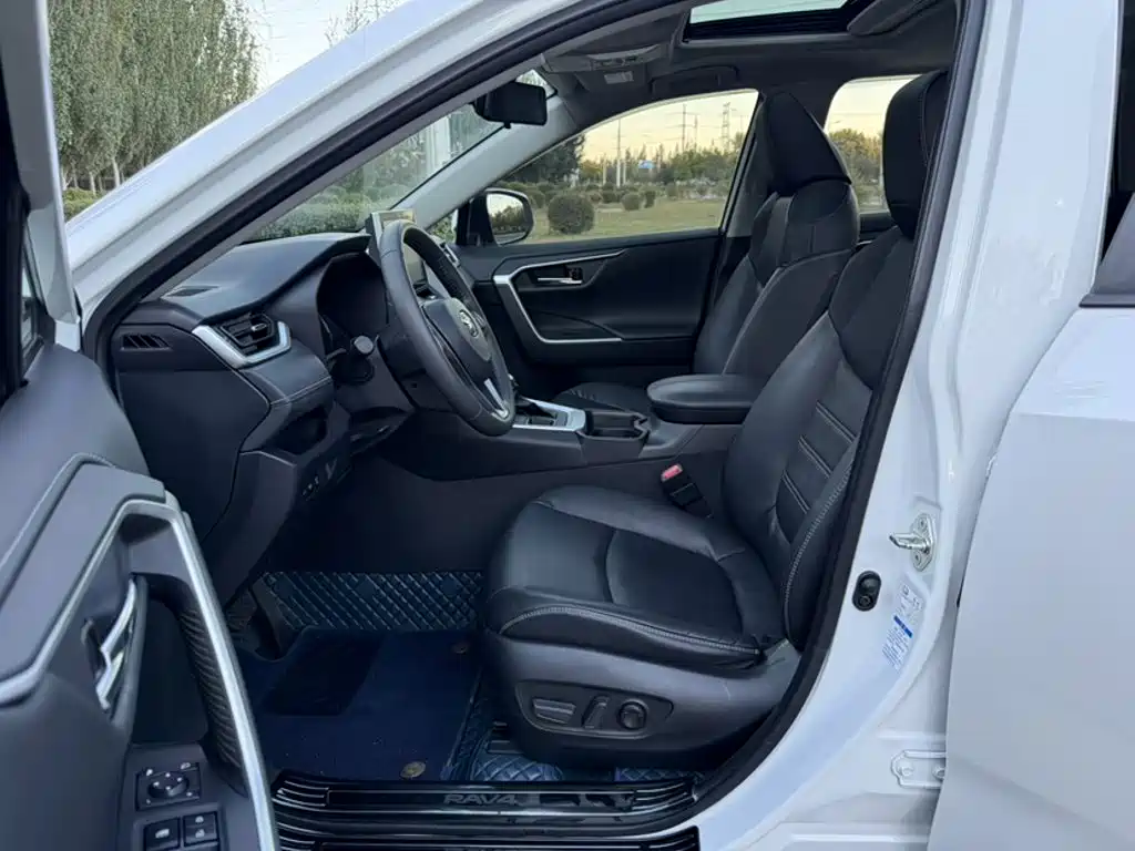 Toyota RAV4 — миниатюра 14