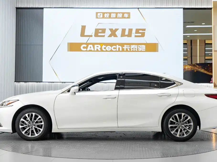 Lexus ES — миниатюра 3