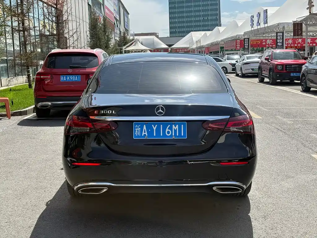Mercedes-Benz E-Class — миниатюра 9
