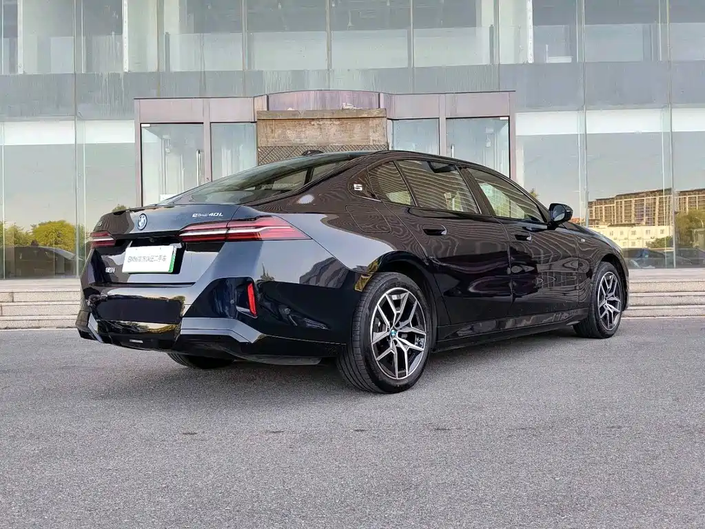 BMW i5 — миниатюра 5