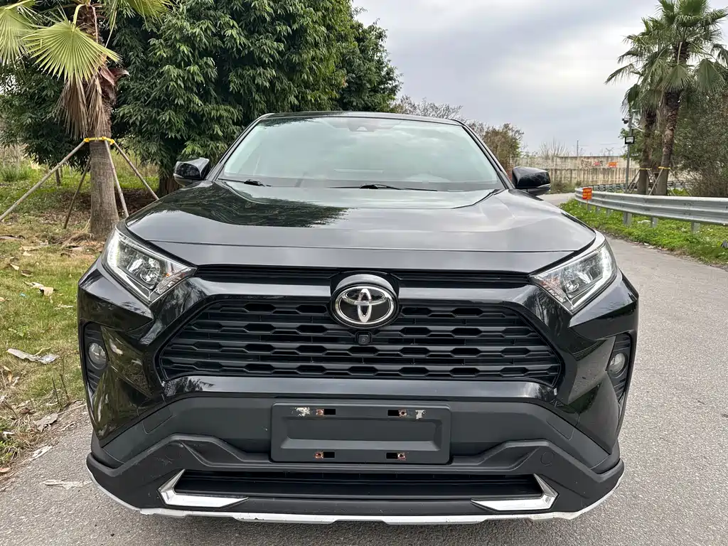 TOYOTA RAV4 RONGFANG