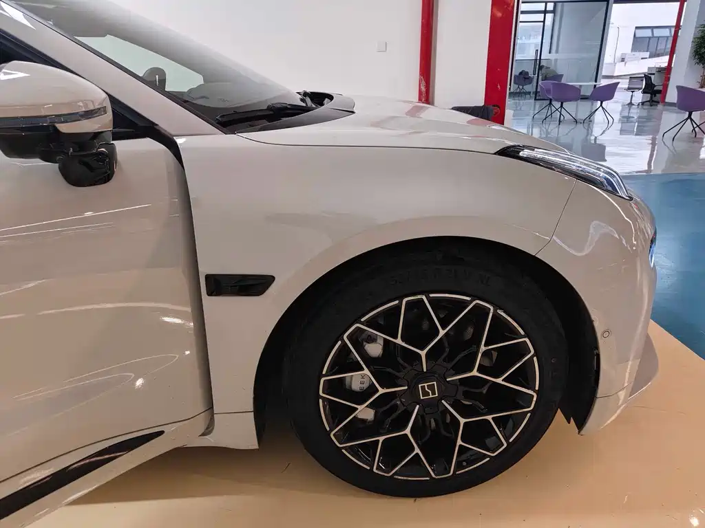 ZEEKR EXTREME KRYPTON 001