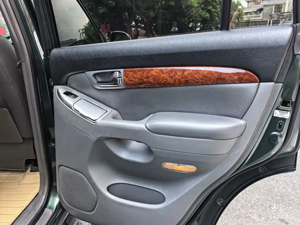 Toyota Prado — миниатюра 17