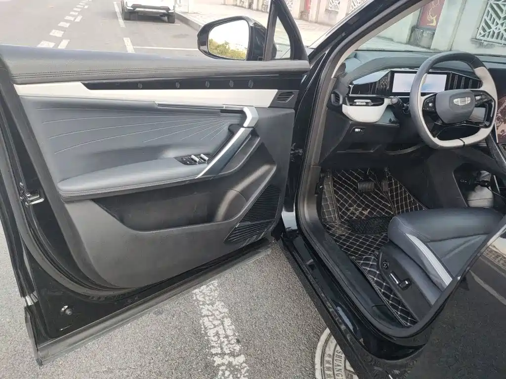 Geely Boyue L — миниатюра 17