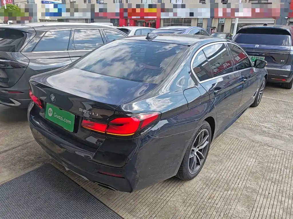 BMW 5 Series — миниатюра 7