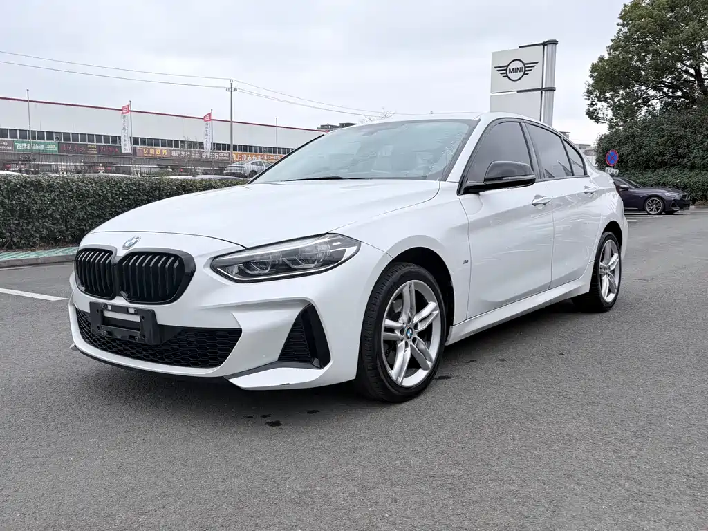 BMW 1 SERIES