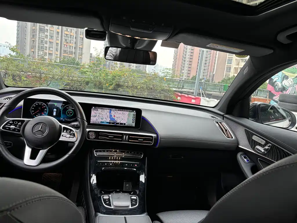 Mercedes-Benz EQC — миниатюра 10