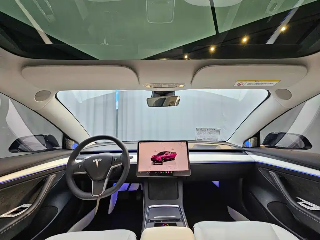 Tesla Model 3 — миниатюра 9
