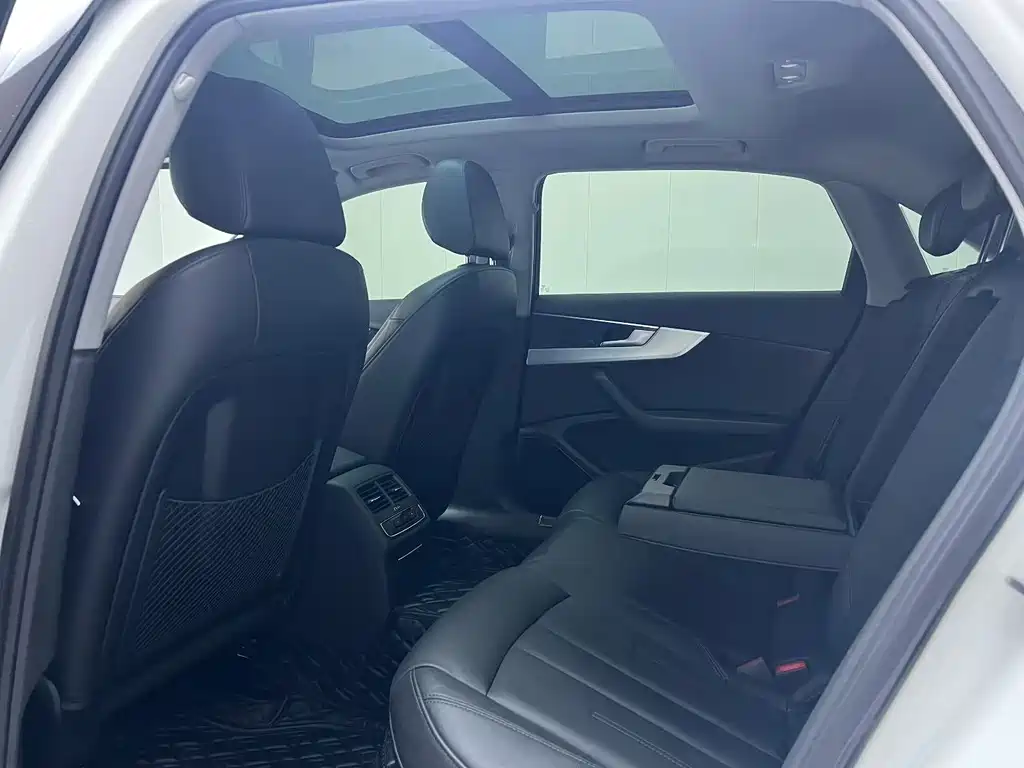 Audi A4L 2019 40 TFSI Fashion V