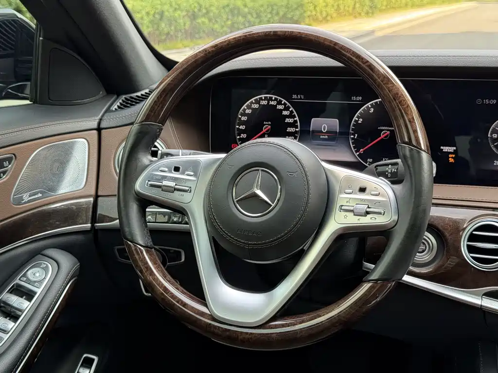 Mercedes-Benz S-Class — миниатюра 12