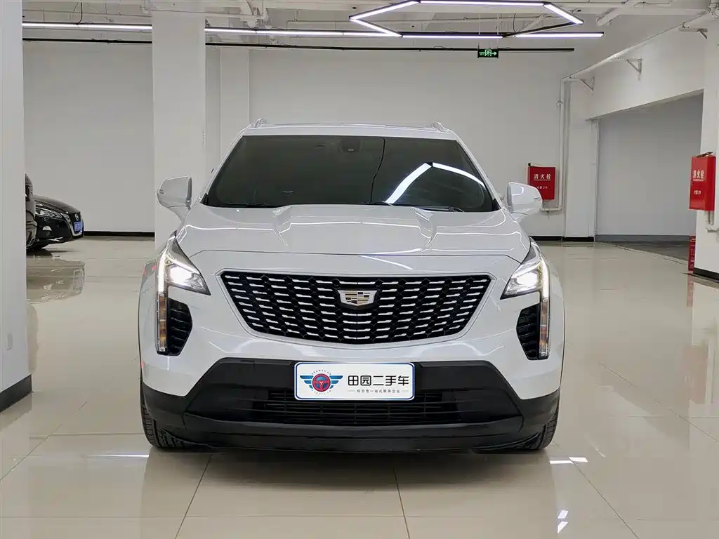 CADILLAC XT4