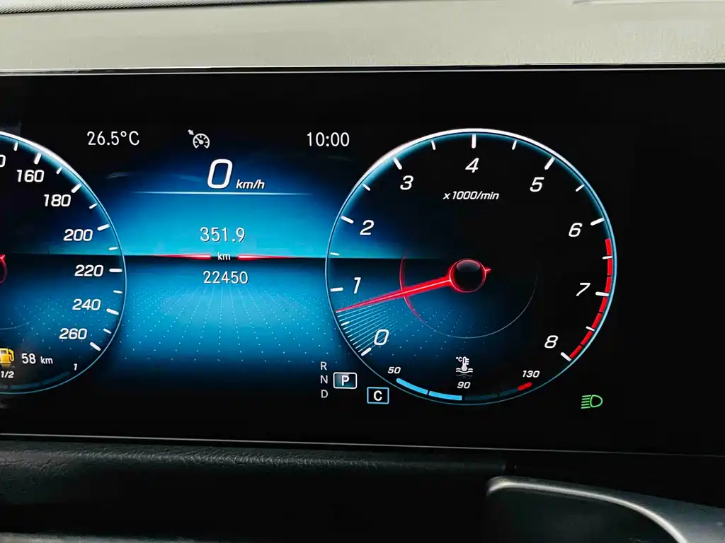 Mercedes-Benz GLB — миниатюра 11