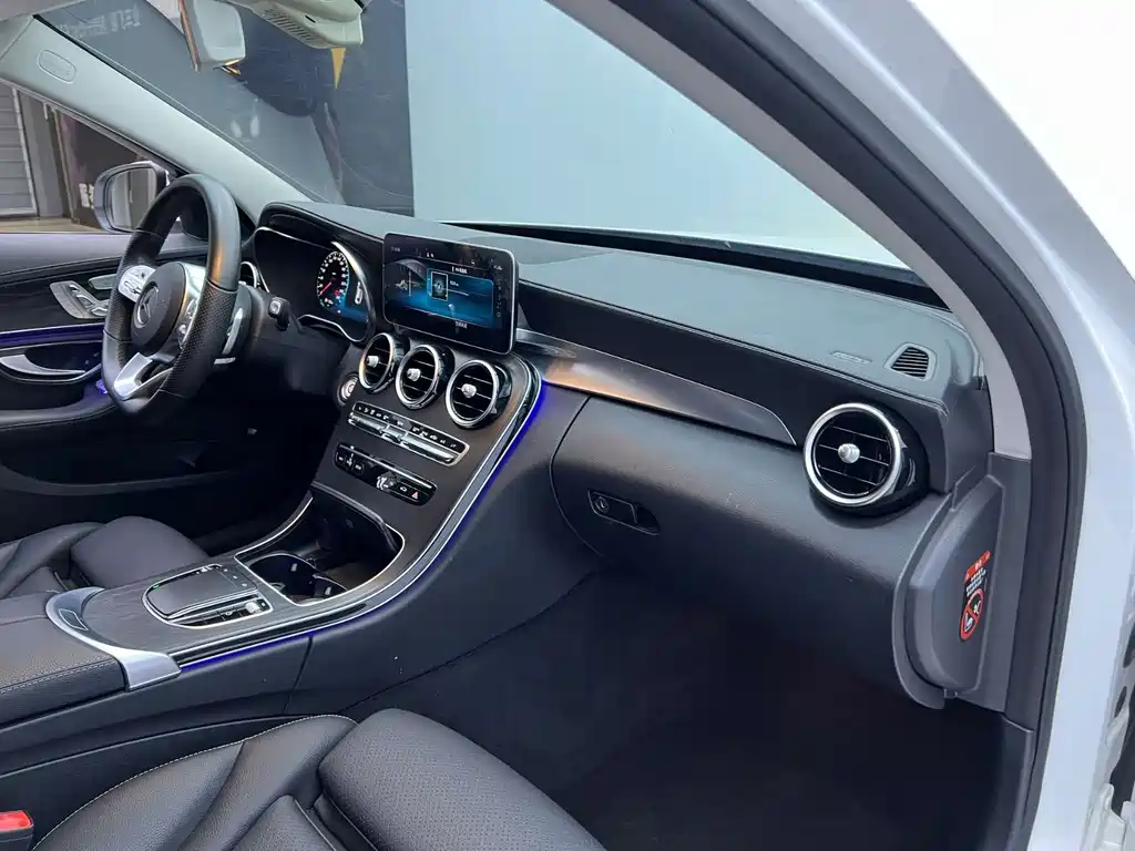 Mercedes-Benz C-Class — миниатюра 8