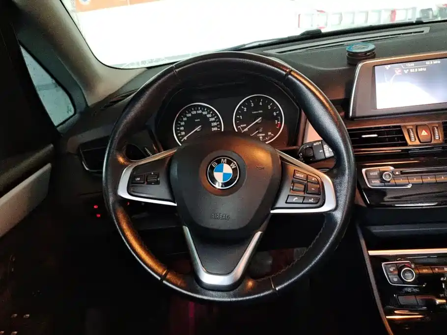 BMW 2 Series Active Tourer — миниатюра 15