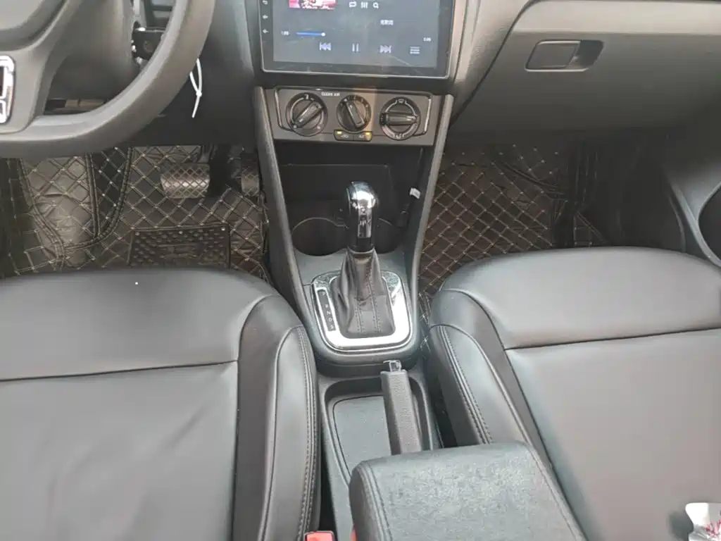 Volkswagen Polo — миниатюра 14