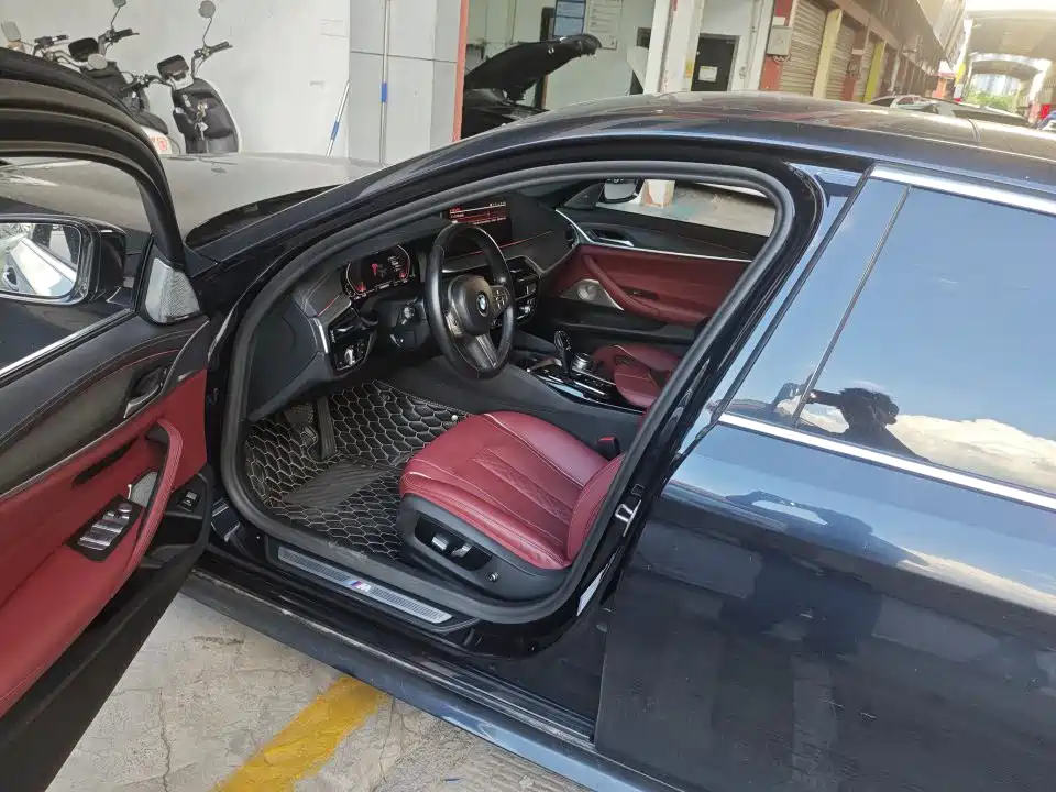 BMW 5 Series — миниатюра 4
