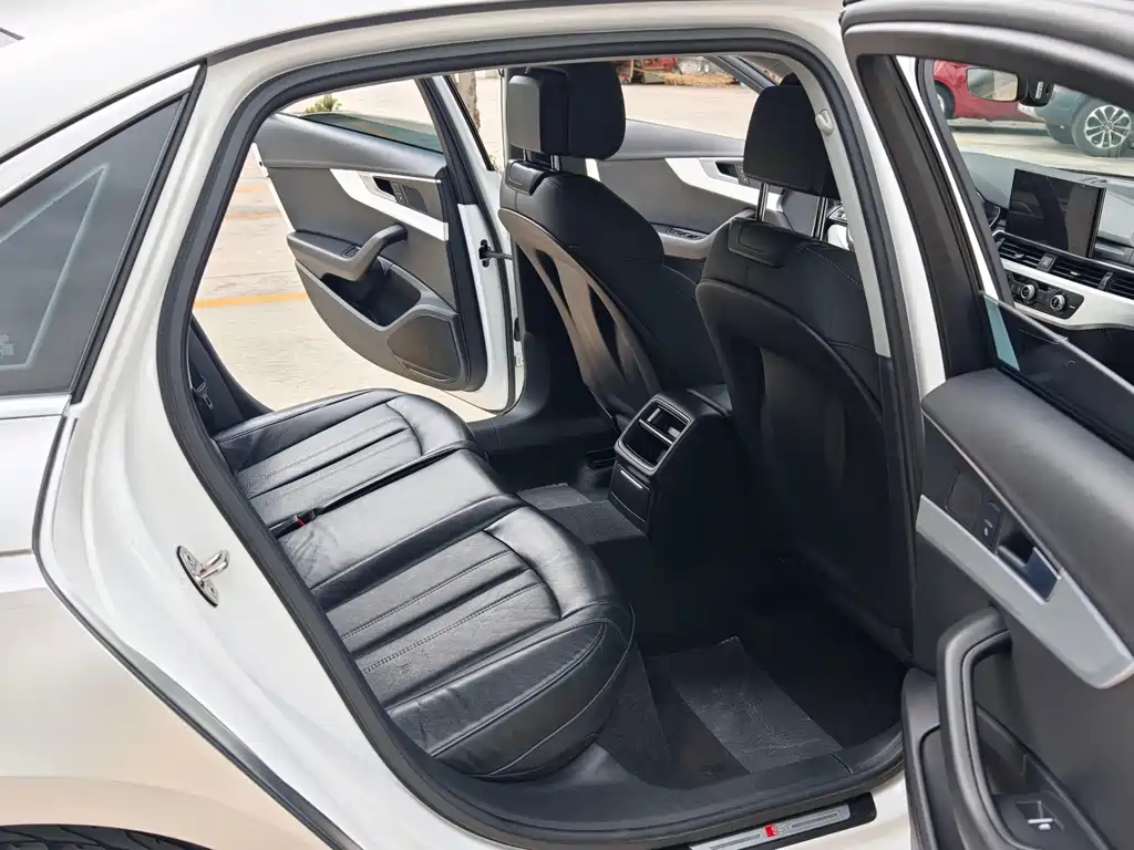 Audi A4L — миниатюра 12