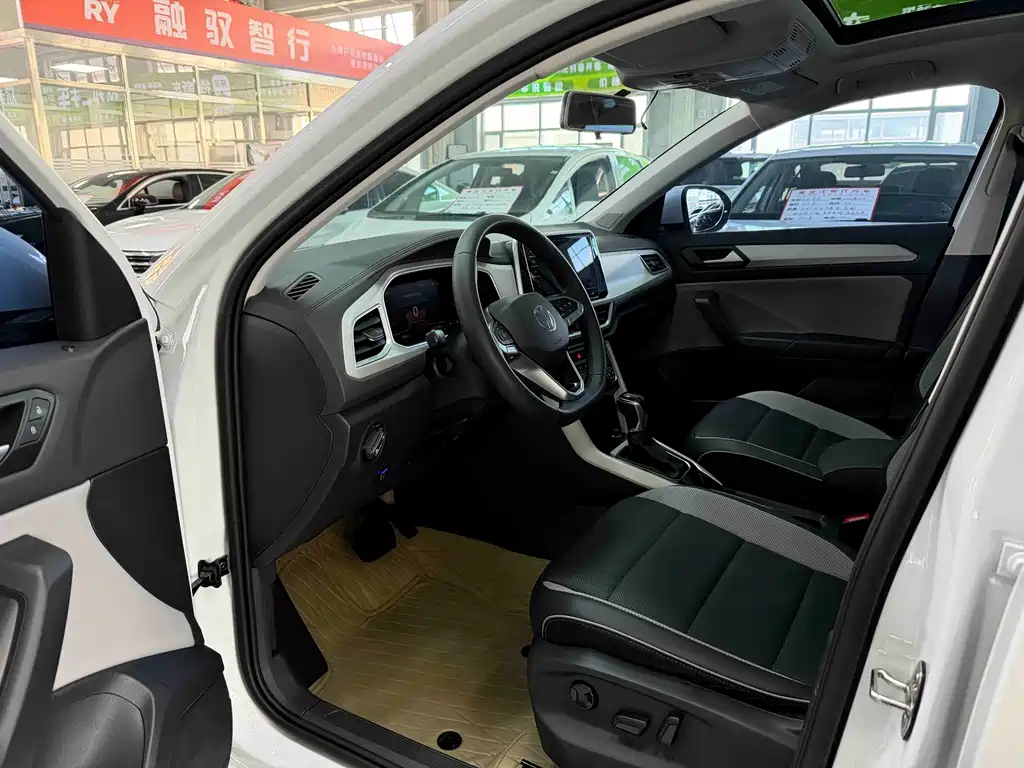 Volkswagen T-Roc 2023 280TSI DSG