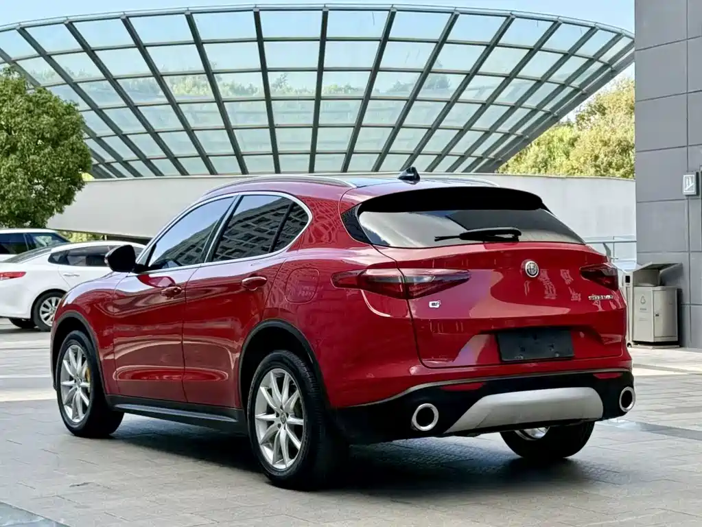 Alfa Romeo Stelvio — миниатюра 7