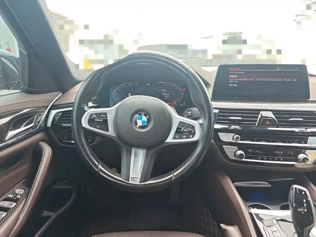 BMW 5 Series — миниатюра 11