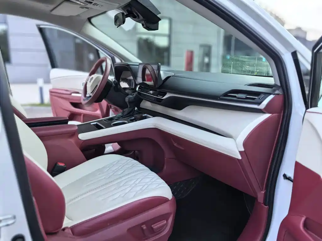 Toyota Sienna — миниатюра 14
